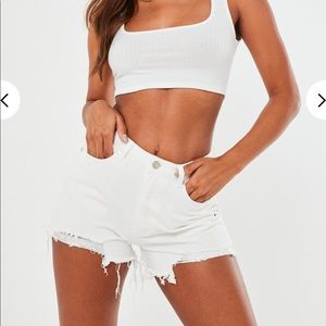 Extreme ripped hem high wasted shorts (white)